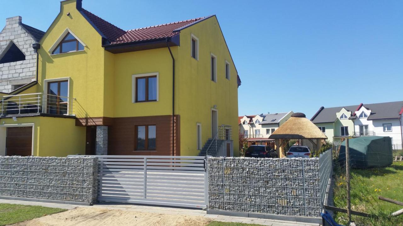 Tobi-Pokoje Goscinne Leba Exterior foto