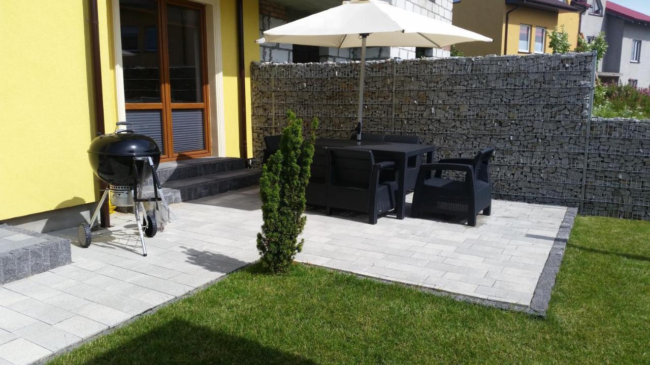 Tobi-Pokoje Goscinne Leba Exterior foto